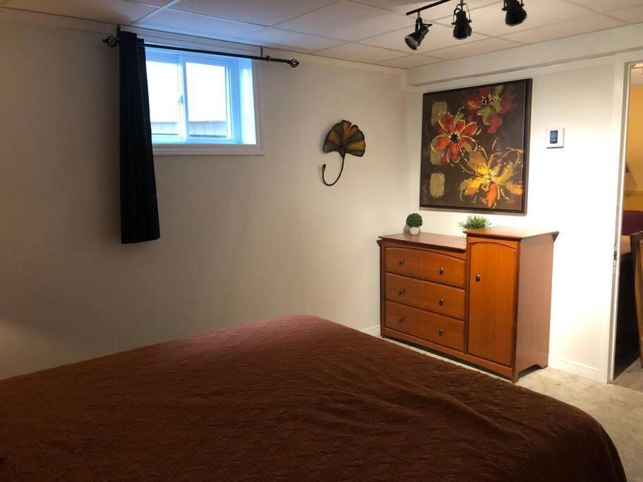 Appartamento Chambre, Cuisine, Salon Et Salle De Bain Privees Chicoutimi Esterno foto